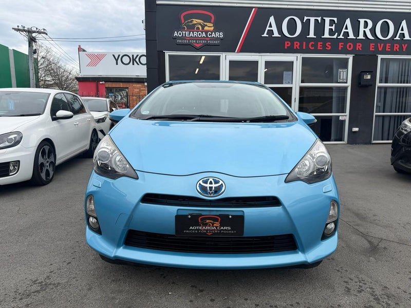 2013 Toyota Aqua Hybrid / Push Button Start, photo 3