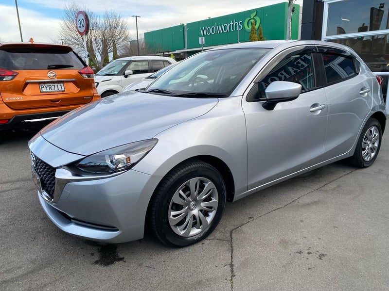 2021 Mazda 2 Super Low Kms, photo 3