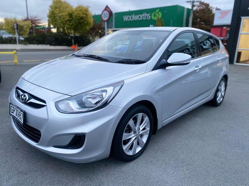 2012 Hyundai Accent 1.6 5D A4, photo 2