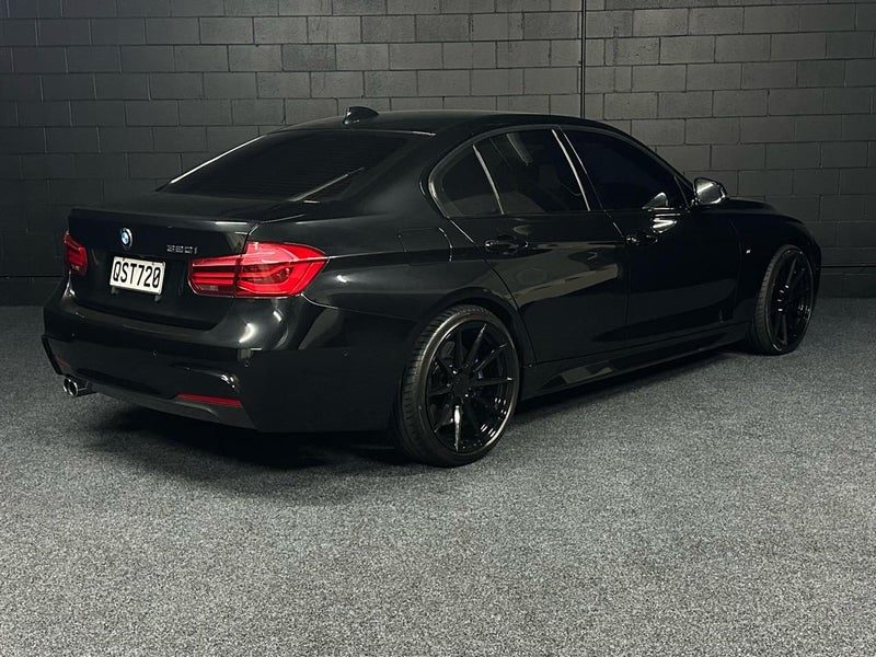 2015 BMW 320i M-Sport, photo 2
