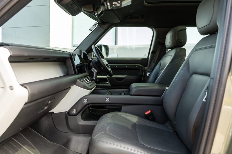 2022 Land Rover Defender 110 D300 HSE, photo 3