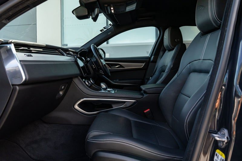 2023 Jaguar F-PACE P250 R-Dynamic SE, photo 3