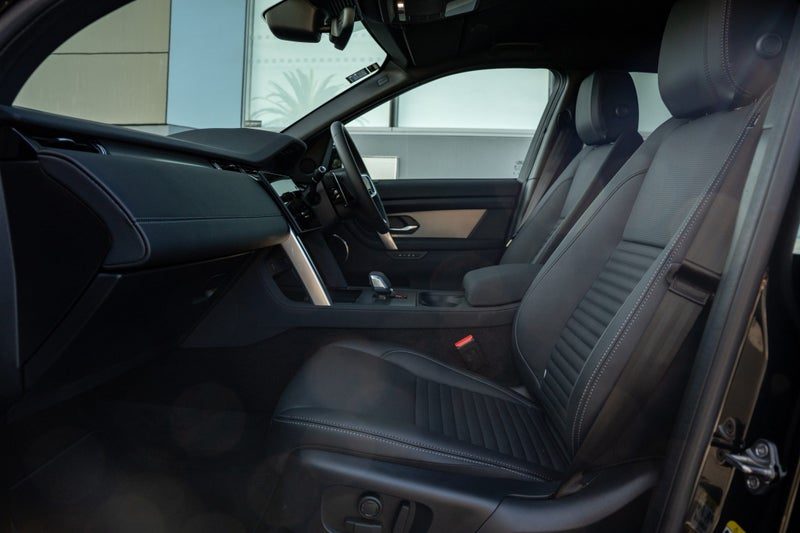 2026 Land Rover Discovery Sport P250 Dynamic SE, photo 3