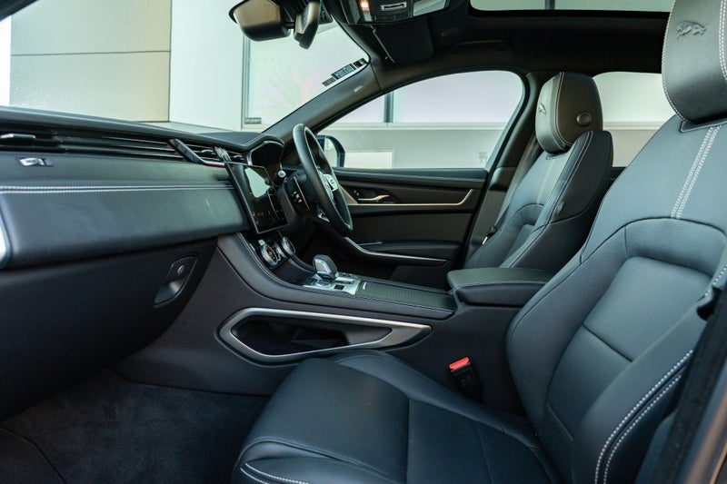 2025 Jaguar F-PACE P250 90th Anniversary Edition, photo 3