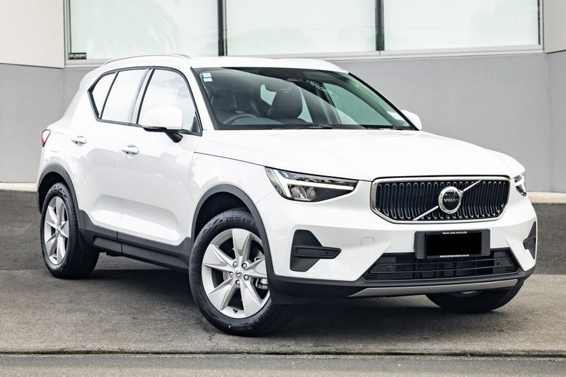 2026 Volvo XC40 B4 FWD Plus, main photo