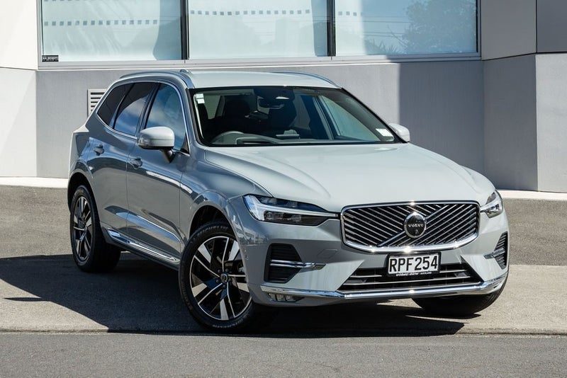 2026 Volvo XC60 B5 AWD Plus, main photo