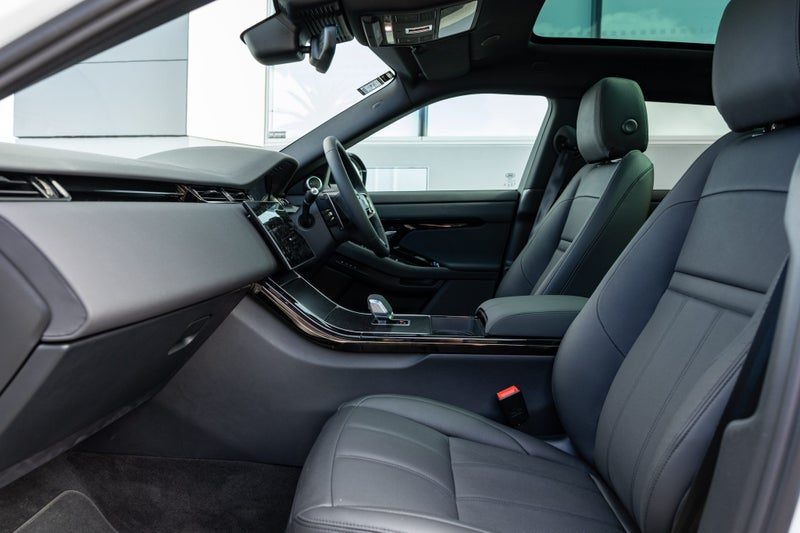 2026 Land Rover Range Rover Evoque P250 Dynamic SE, photo 3