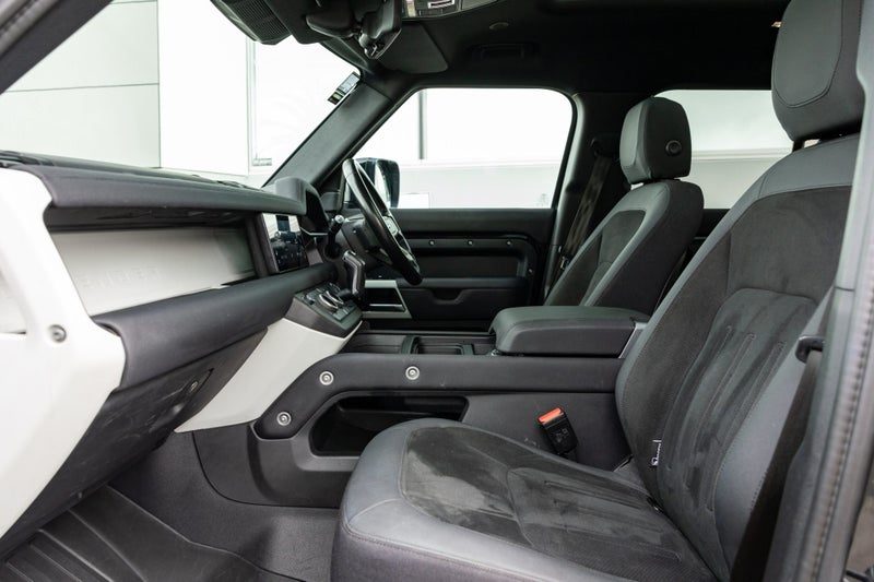 2021 Land Rover Defender 110 D300 SE, photo 3