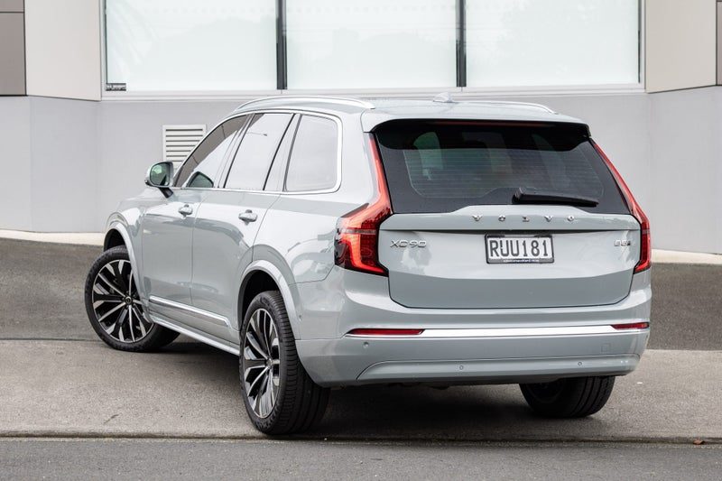 2025 Volvo XC90 B5 AWD Ultra Bright, photo 2