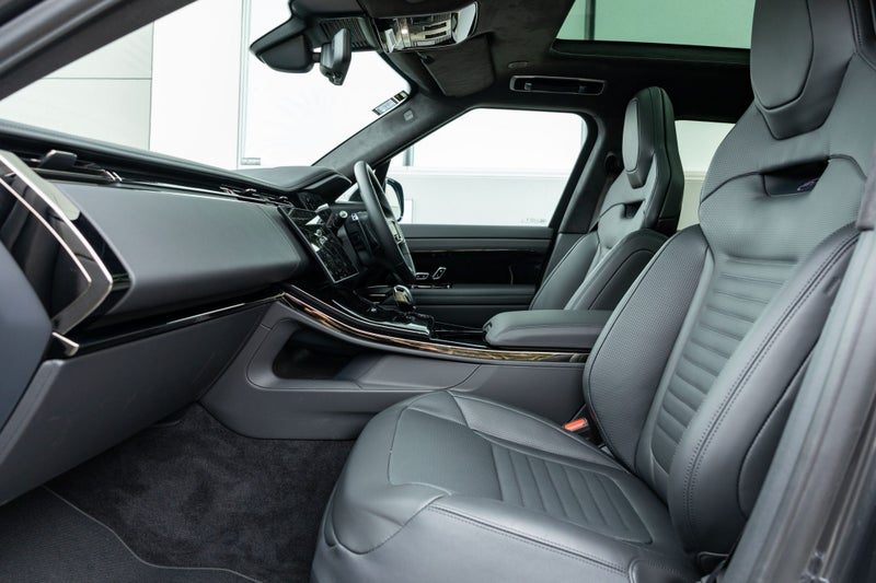 2026 Land Rover Range Rover Sport P635 SV, photo 3