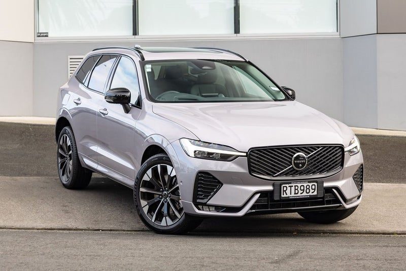 2026 Volvo XC60 B5 AWD Ultra Dark