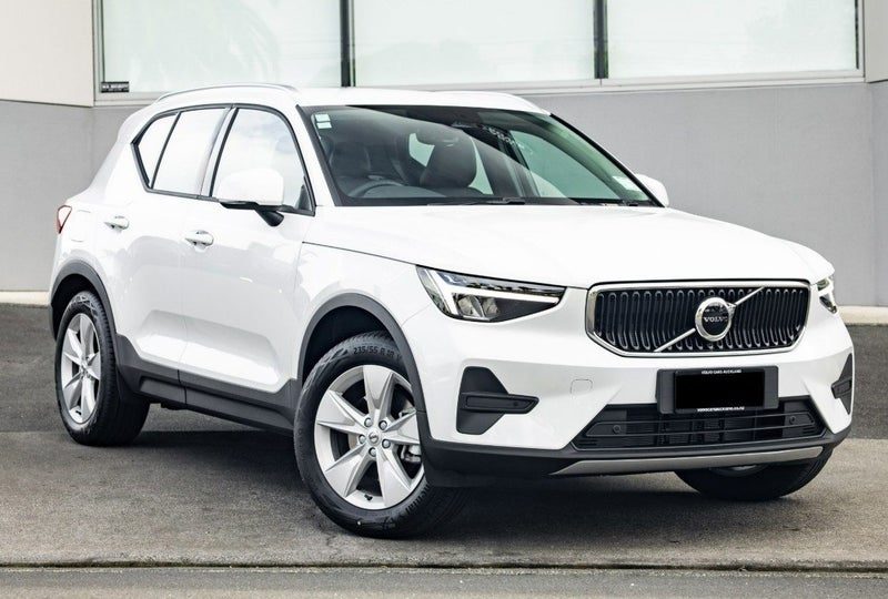 2025 Volvo XC40 B4 Plus, main photo