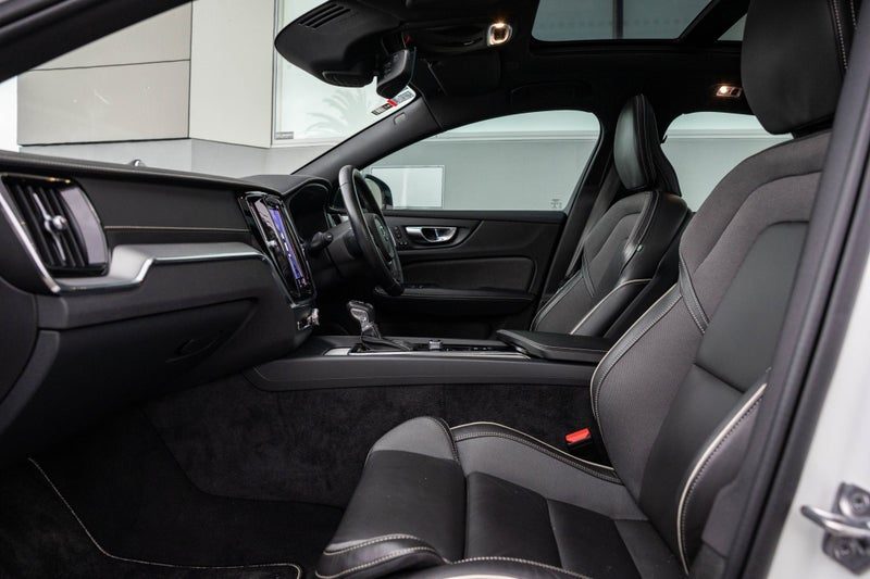 2022 Volvo S60 T5 AWD R-Design, photo 3