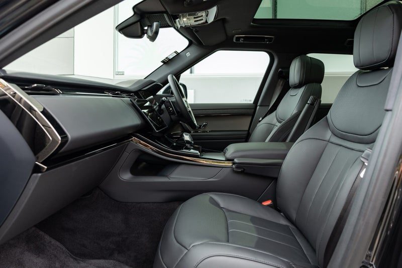 2026 Land Rover Range Rover Sport D300 Dynamic SE, photo 3