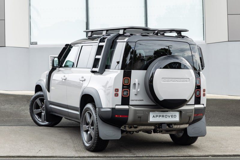 2026 Land Rover Defender 110 D250 S, photo 2