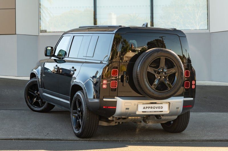 2025 Land Rover Defender 110 D250 S, photo 2