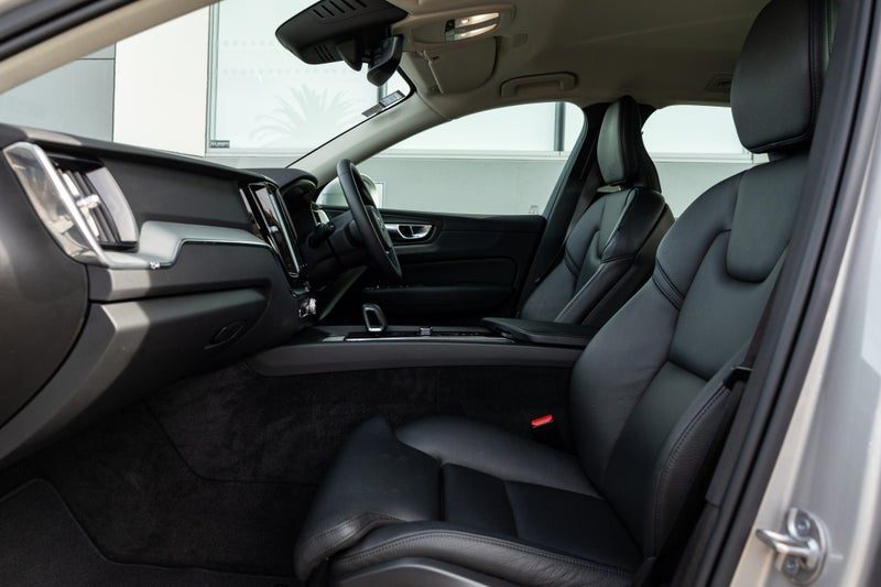 2023 Volvo XC60 B5 AWD Plus, photo 3