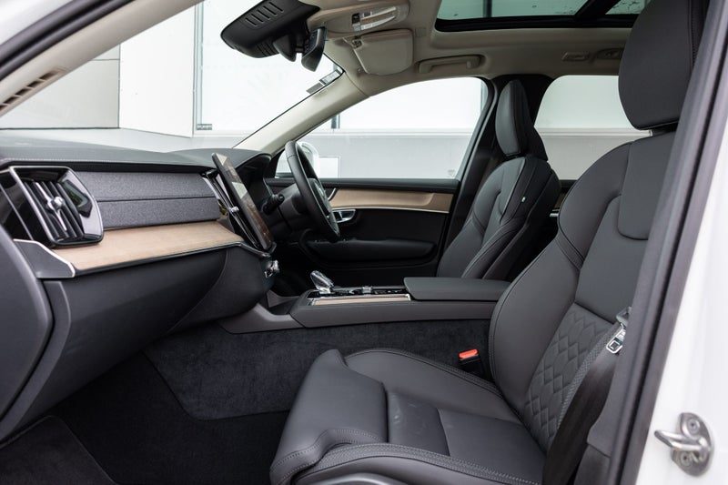 2025 Volvo XC90 B5 AWD Plus, photo 3