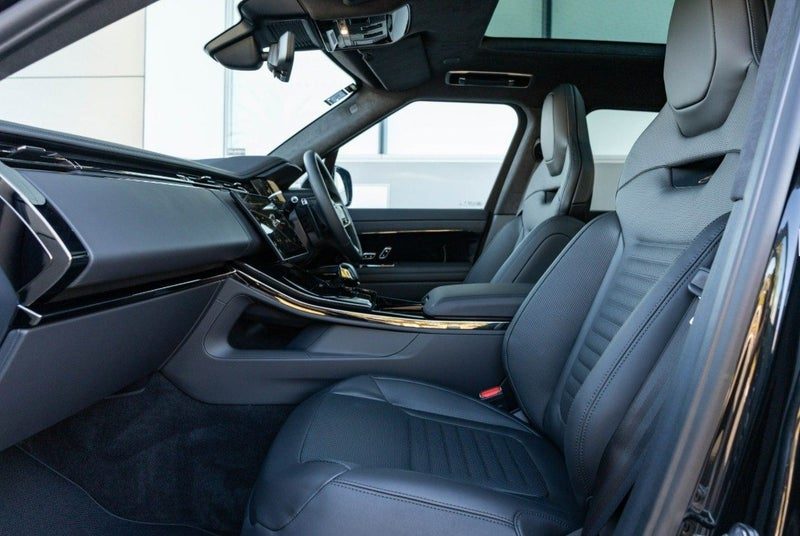 2026 Land Rover Range Rover Sport P635 SV, photo 3