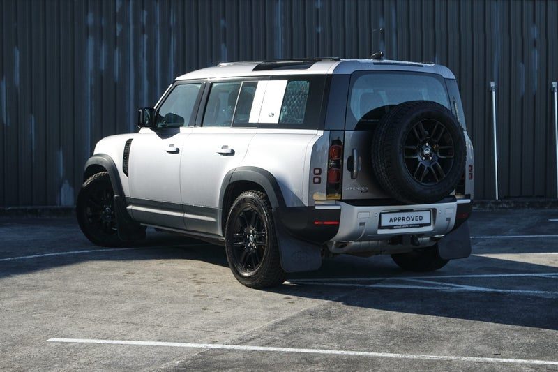 2022 Land Rover Defender 110 D300 SE, photo 3