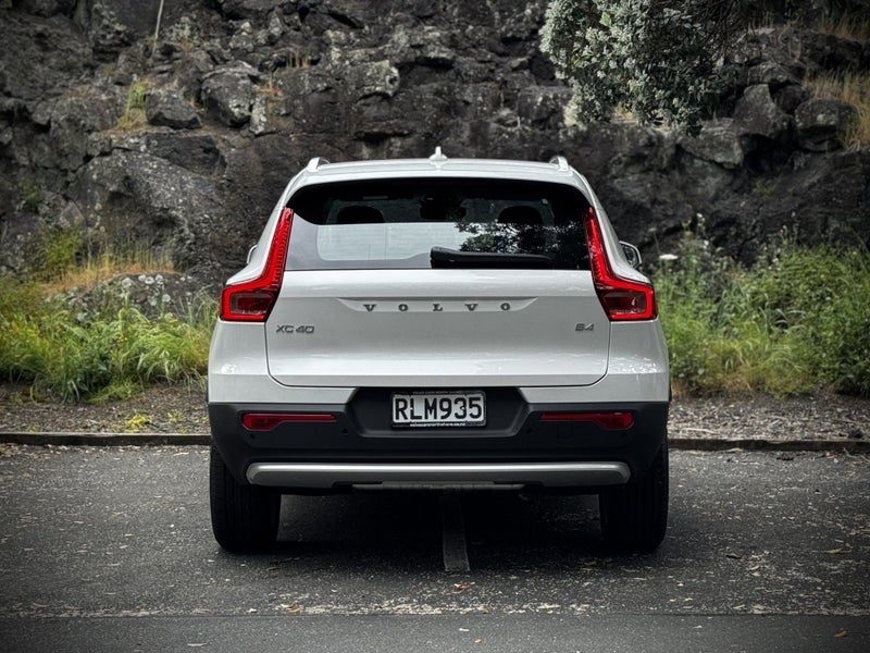2025 Volvo XC40 B4 FWD Plus, photo 3
