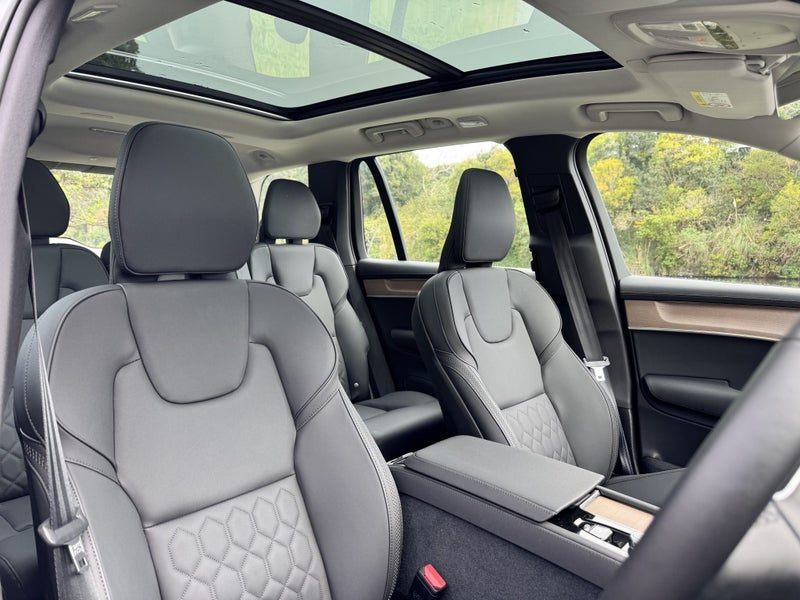 2025 Volvo XC90 B5 AWD Plus, photo 3