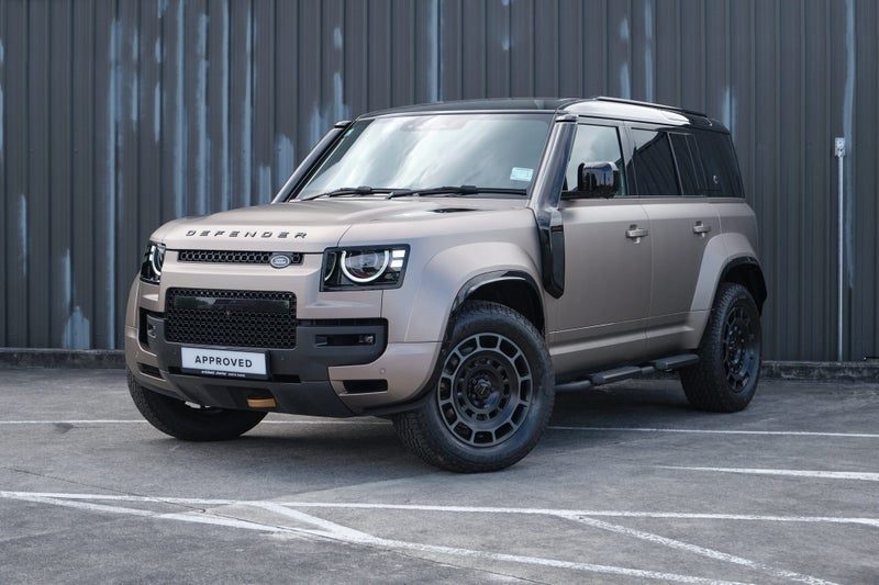 2026 Land Rover Defender 110 P635 OCTA, photo 2