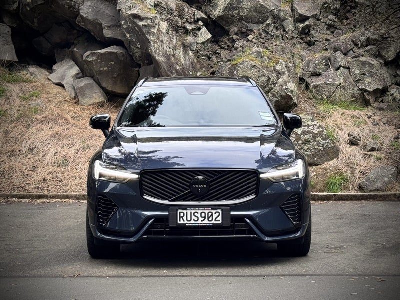 2026 Volvo XC60 T8 Black Edition Plug-in Hybrid, photo 2