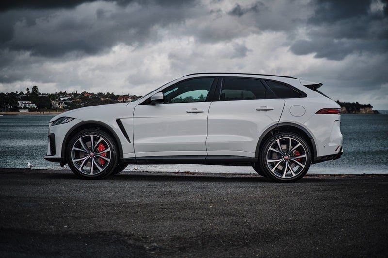 2021 Jaguar F-PACE SVR, photo 3