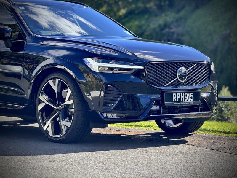 2026 Volvo XC60 B5 AWD Ultra Dark, photo 2
