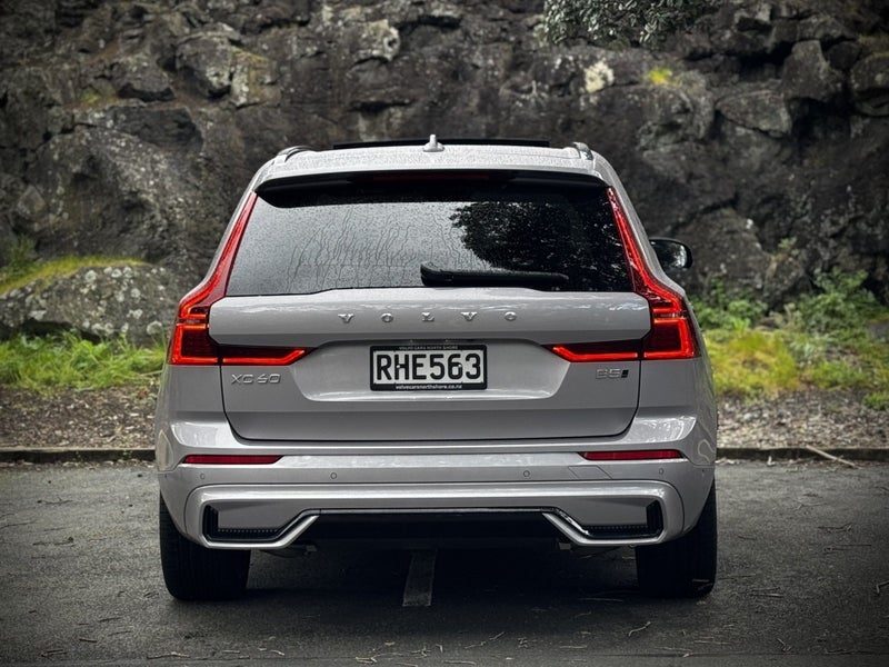 2025 Volvo XC60 B5 AWD Ultra Dark, photo 3