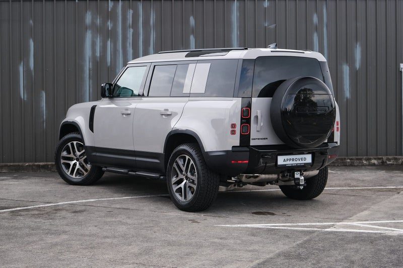 2026 Land Rover Defender 110 D250 S, photo 3