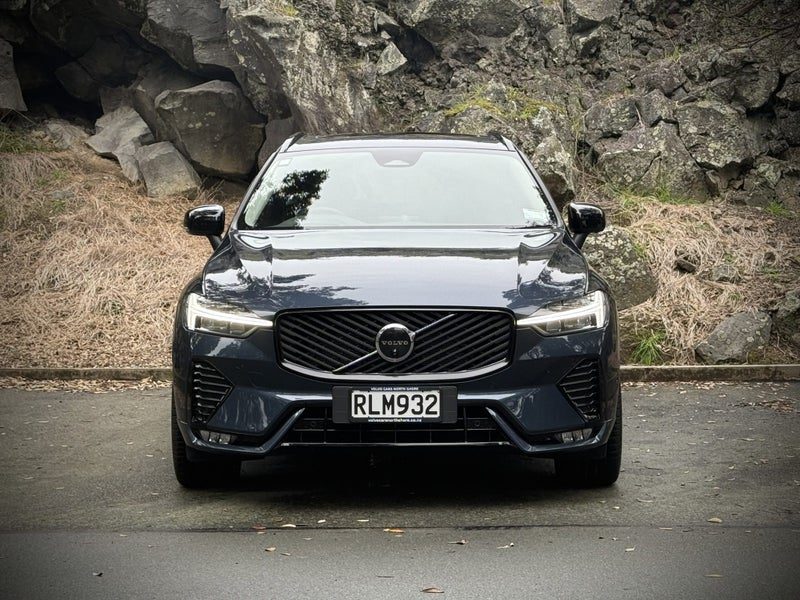 2025 Volvo XC60 B5 AWD Ultra Dark, photo 2