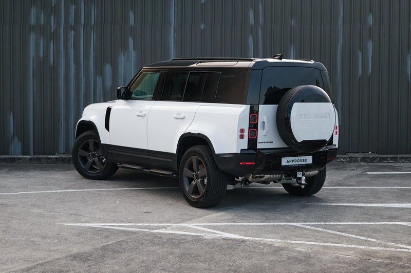 2026 Land Rover Defender 110 D250 S, photo 3