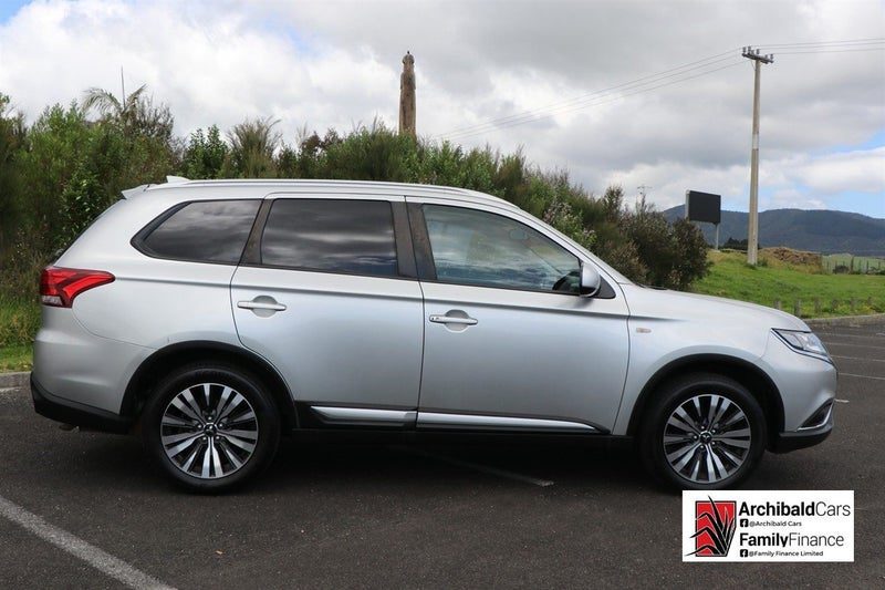 2022 Mitsubishi Outlander LS 2.4P/4WD/CVT, photo 2