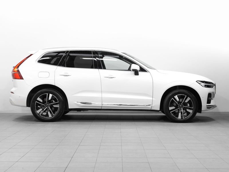 2026 Volvo XC60 B5 Plus 2L MHeV AWD, photo 3