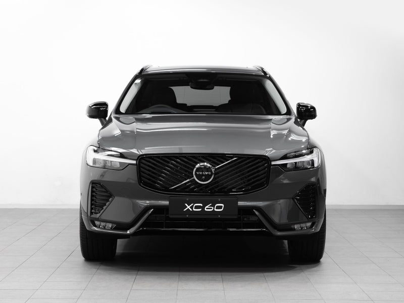 2026 Volvo XC60 B5 Ultra Dark 2L Petrol Hybrid AWD, photo 2