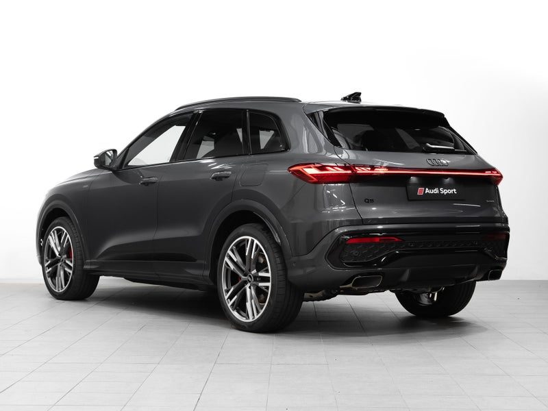 2026 Audi Q5 E-Hybrid S-Line 4WD, photo 3