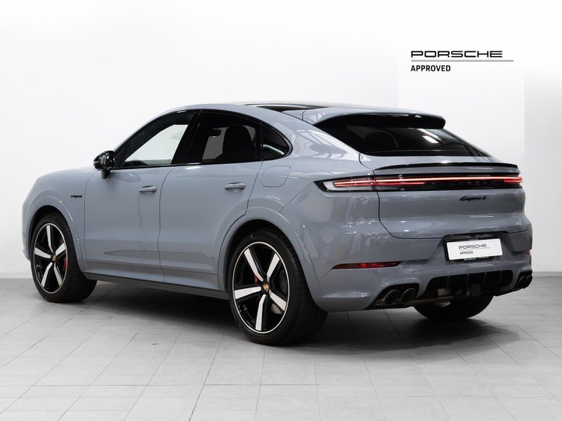 2026 Porsche Cayenne S, photo 2