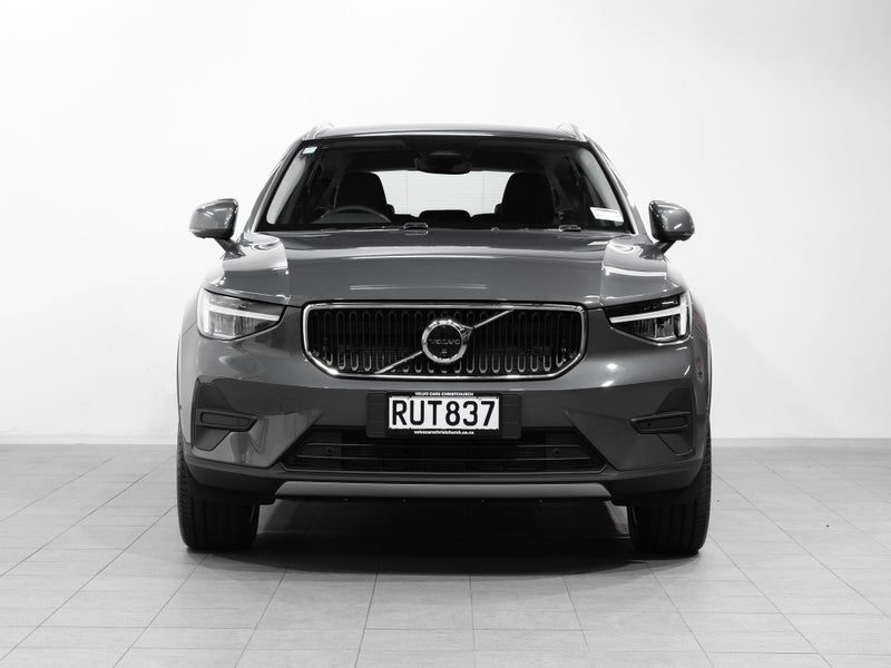 2026 Volvo XC40 B4 Plus 2L Petrol, photo 2