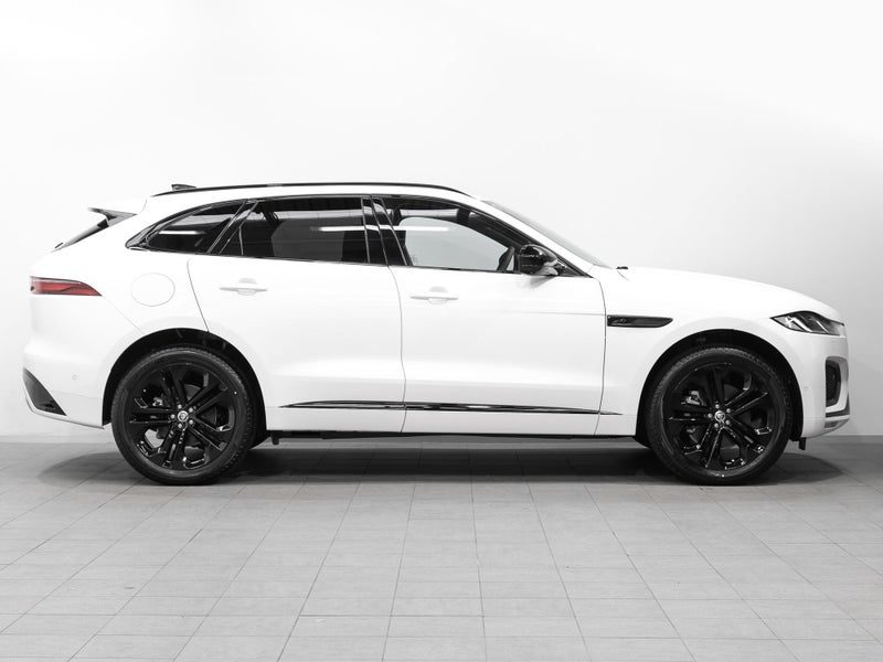 2025 Jaguar F-PACE P250 R-Dynamic SE, photo 3