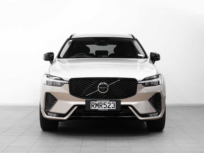 2025 Volvo XC60 B5 Ultra Dark 2L Petrol AWD, photo 2