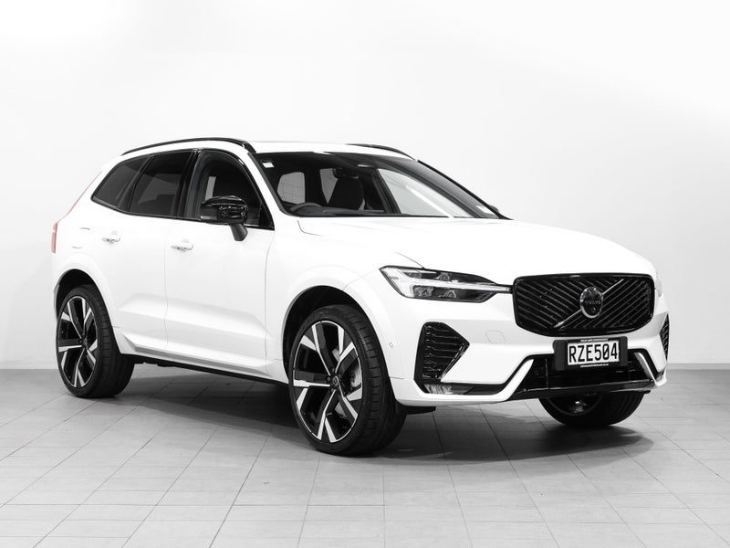 2026 Volvo XC60 B5 AWD Ultra Dark