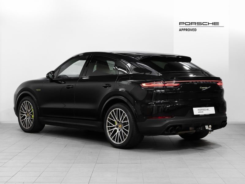 2022 Porsche Cayenne Platinum Edition, photo 2