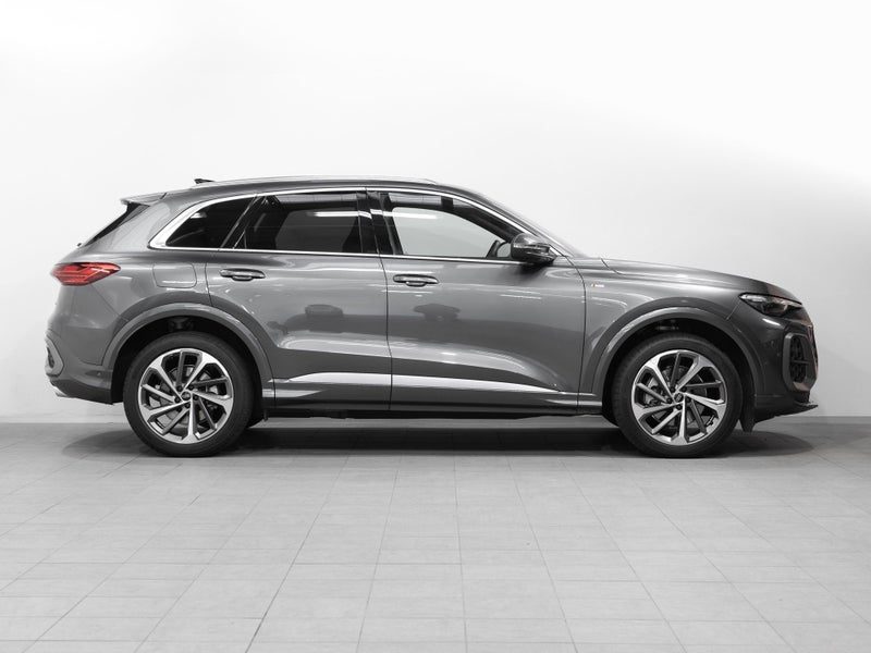 2026 Audi Q5 S-Line 150kW 2L Turbo MHEV+ AWD, photo 3