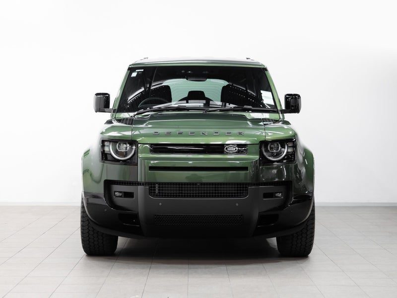 2026 Land Rover Defender 110 D350 X-Dynamic SE, photo 2