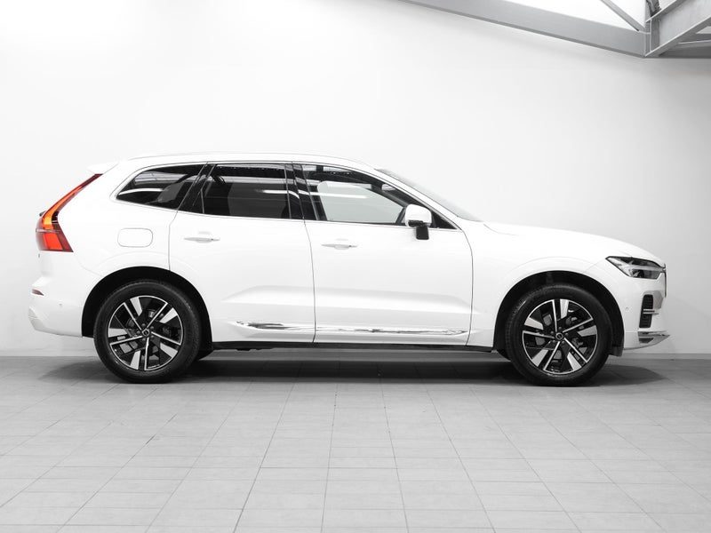 2026 Volvo XC60 B5 Plus 2L Mild Hybrid AWD, photo 3
