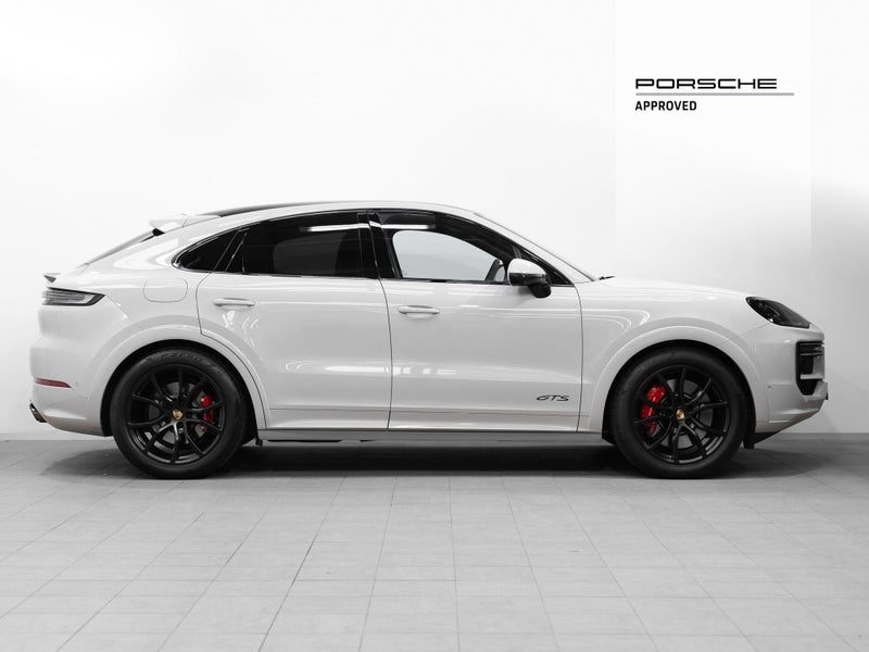 2025 Porsche Cayenne GTS Coupe 4.0L Twin Turbo V8, photo 3