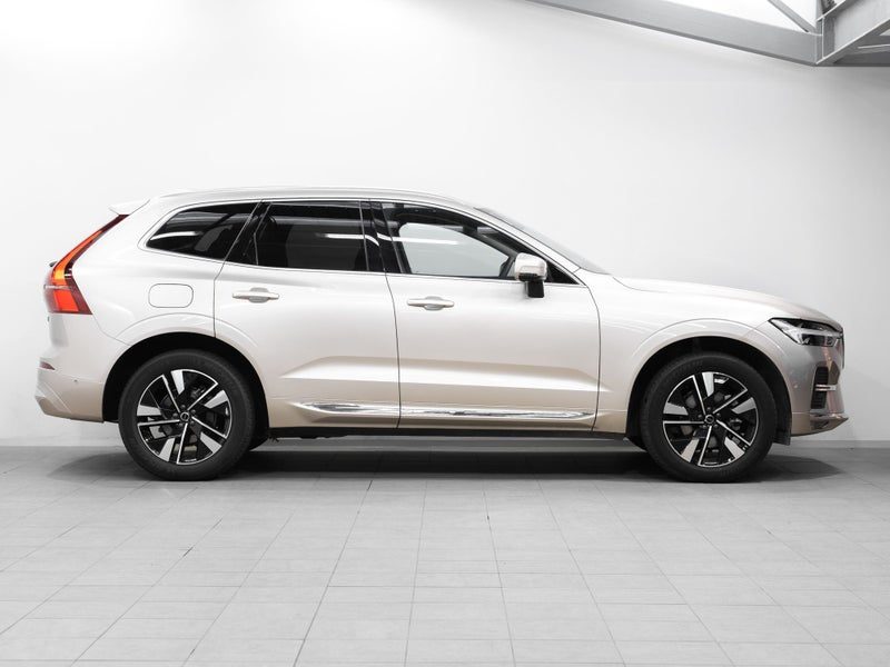 2026 Volvo XC60 B5 Plus 2L Mild Hybrid AWD, photo 3