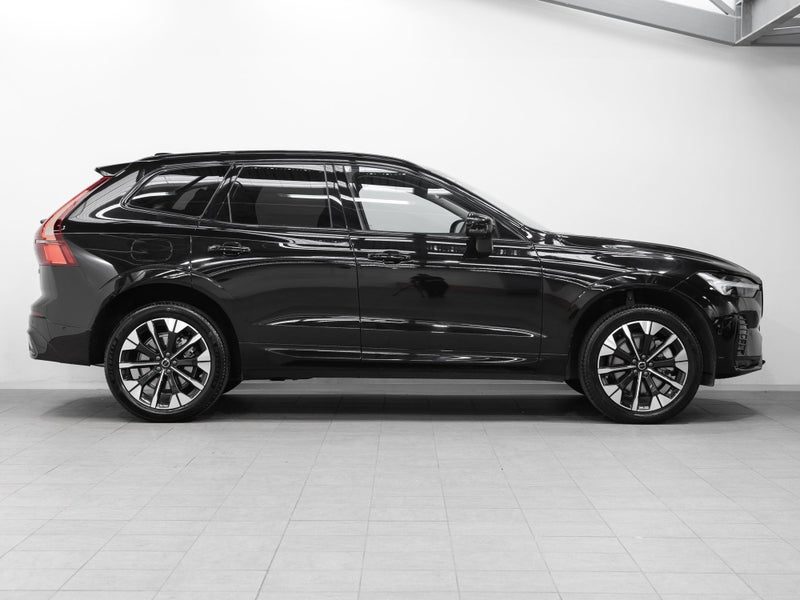 2026 Volvo XC60 B5 Ultra Dark 2L Mild Hybrid AWD, photo 3